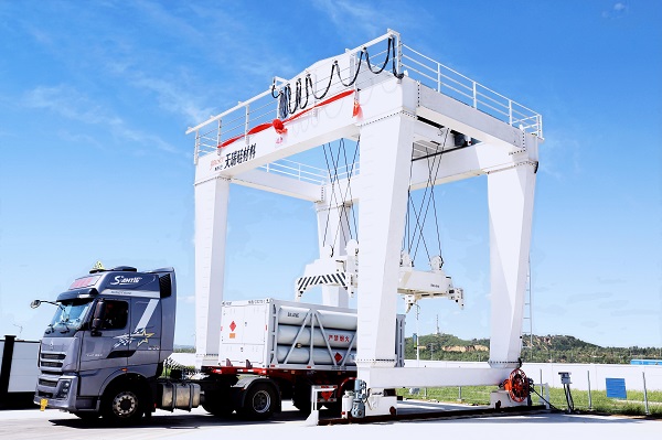 1726732652770997.jpeg 起重機工作照.jpg